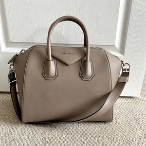 Brand New w/ tags Givenchy Antigona cream Medium